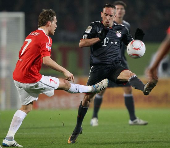 胜利背后的 胜利背后的